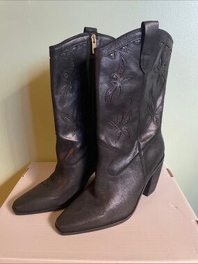 Vince Camuto size 10 Black Western-Style Women’s Leather Boots
